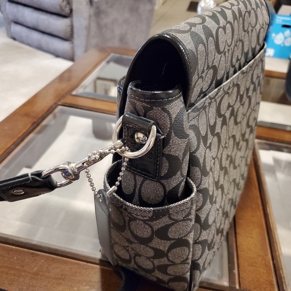 Coach signature flap messenger diaper bag crossbody - Picture 5 of 10